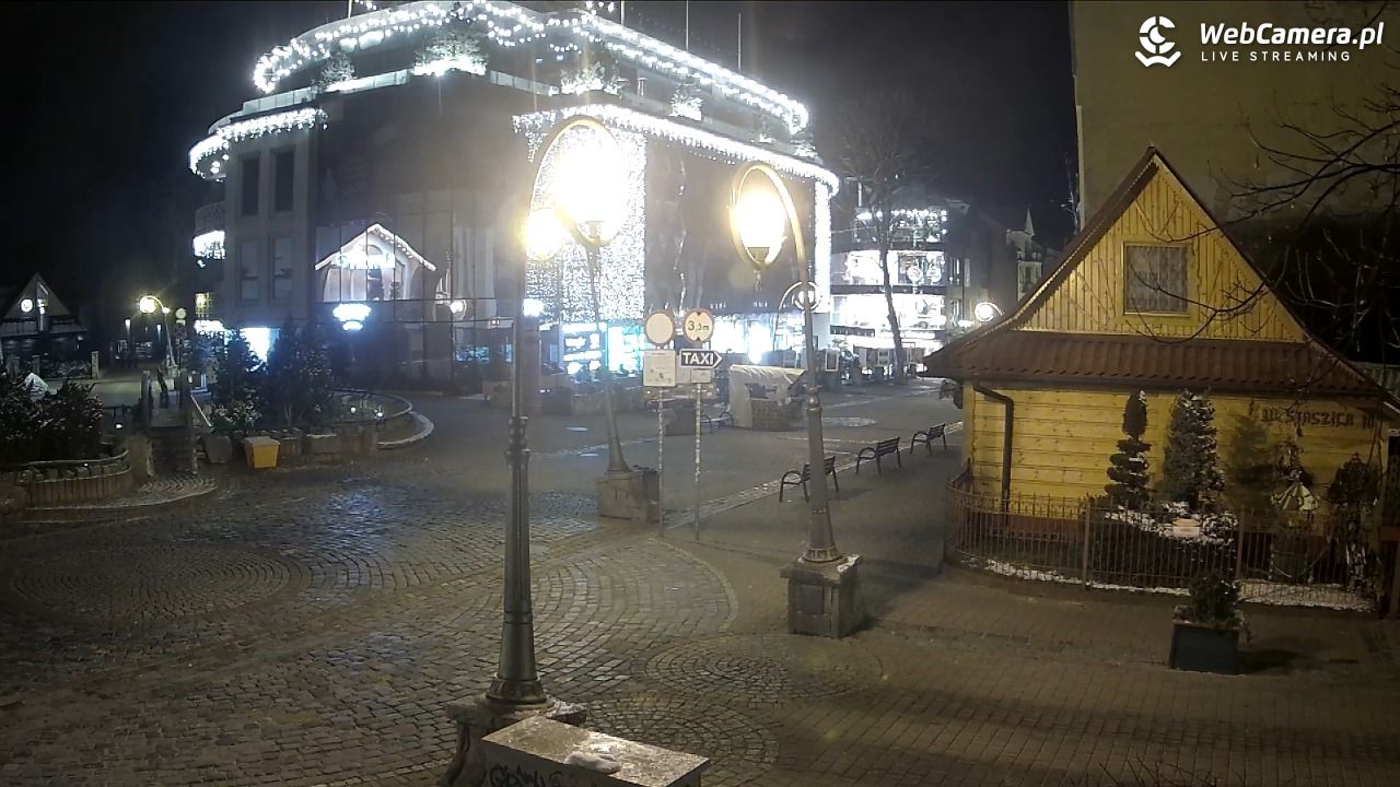 Widok na Krupówki w Zakopanem - 19 listopad 2025, 22:58