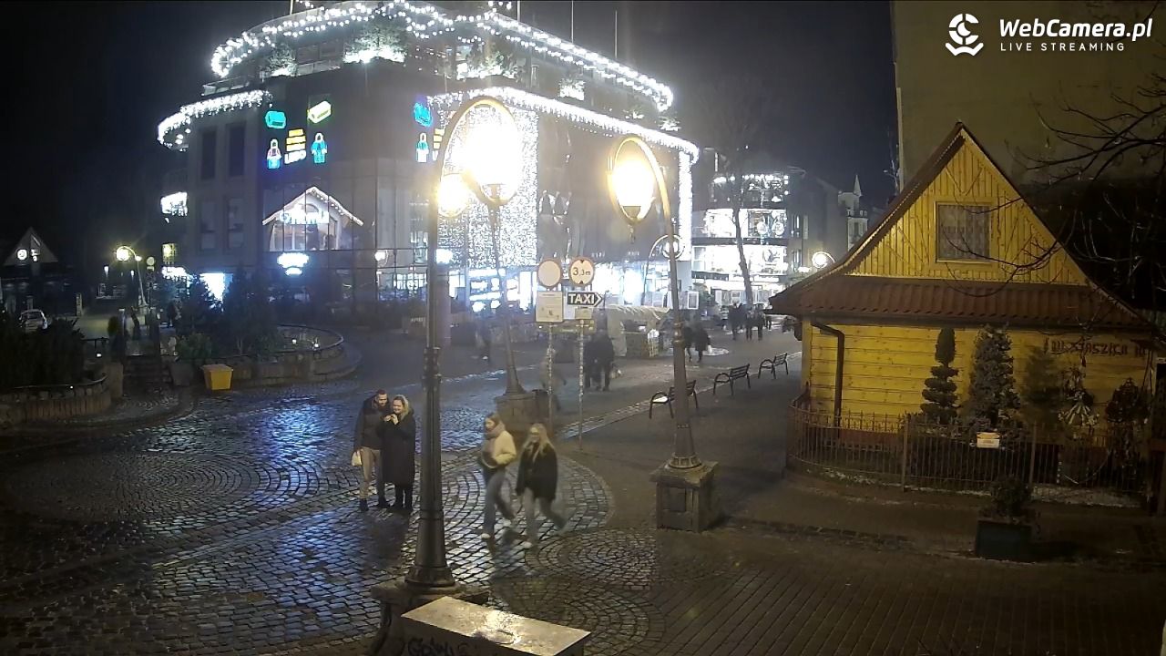 Widok na Krupówki w Zakopanem - 20 listopad 2025, 20:54