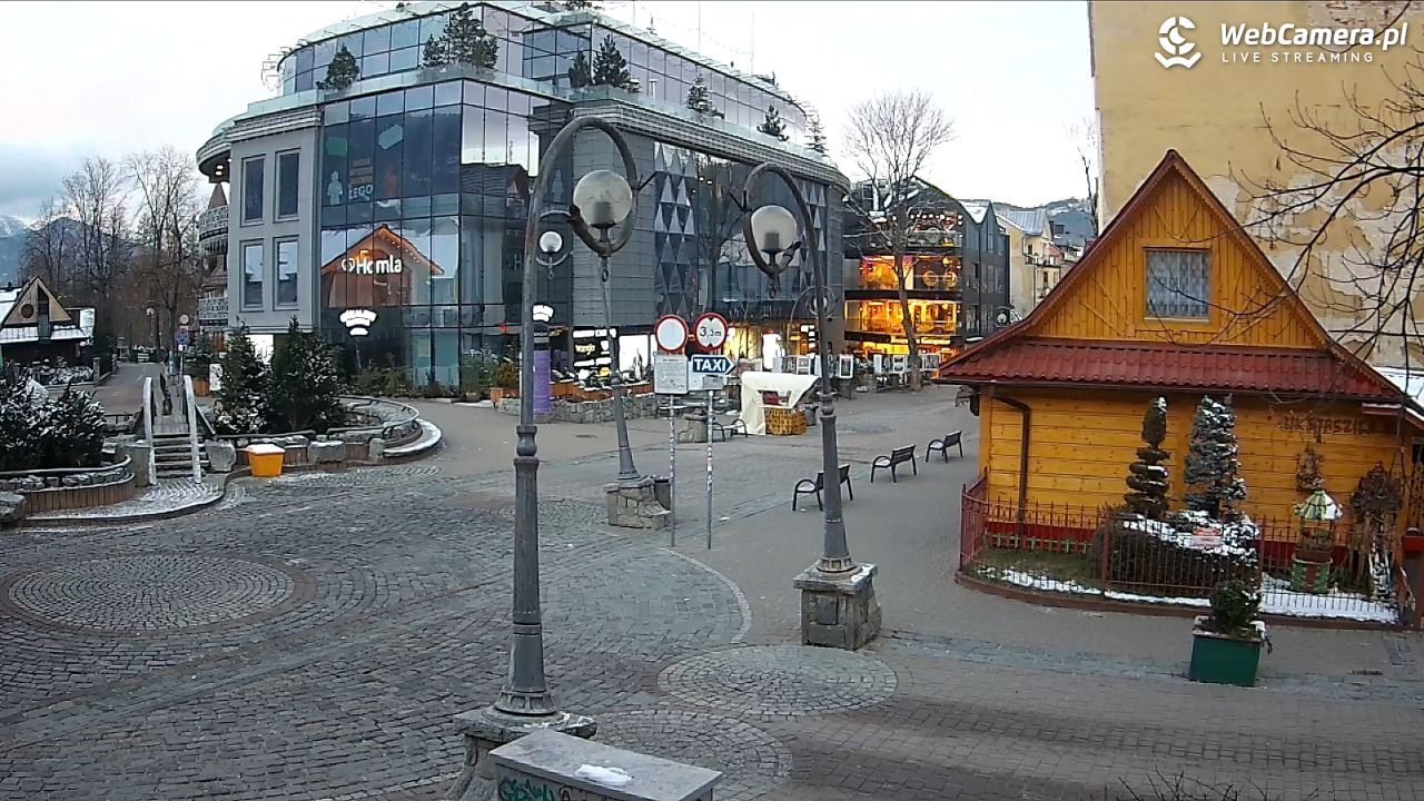 Widok na Krupówki w Zakopanem - 20 listopad 2025, 07:02