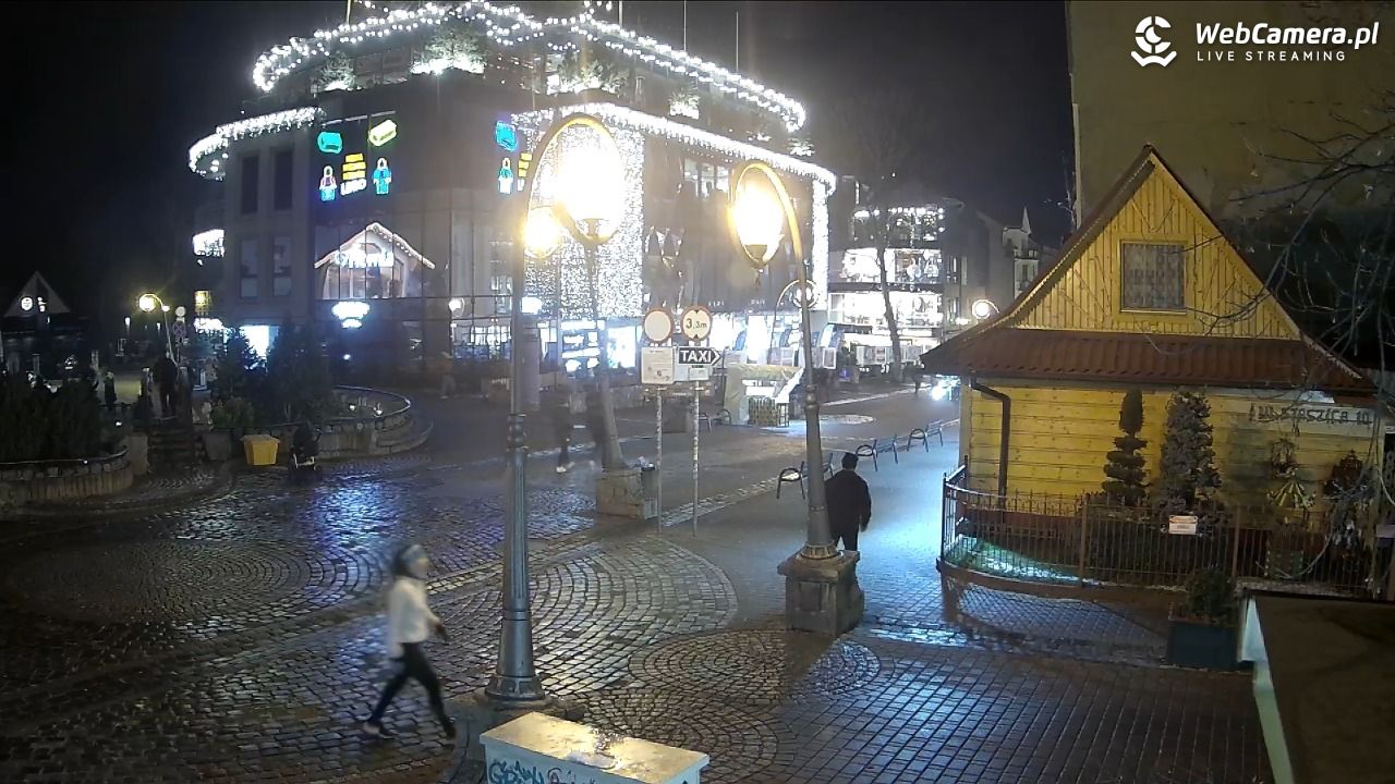 Widok na Krupówki w Zakopanem - 20 listopad 2025, 18:17