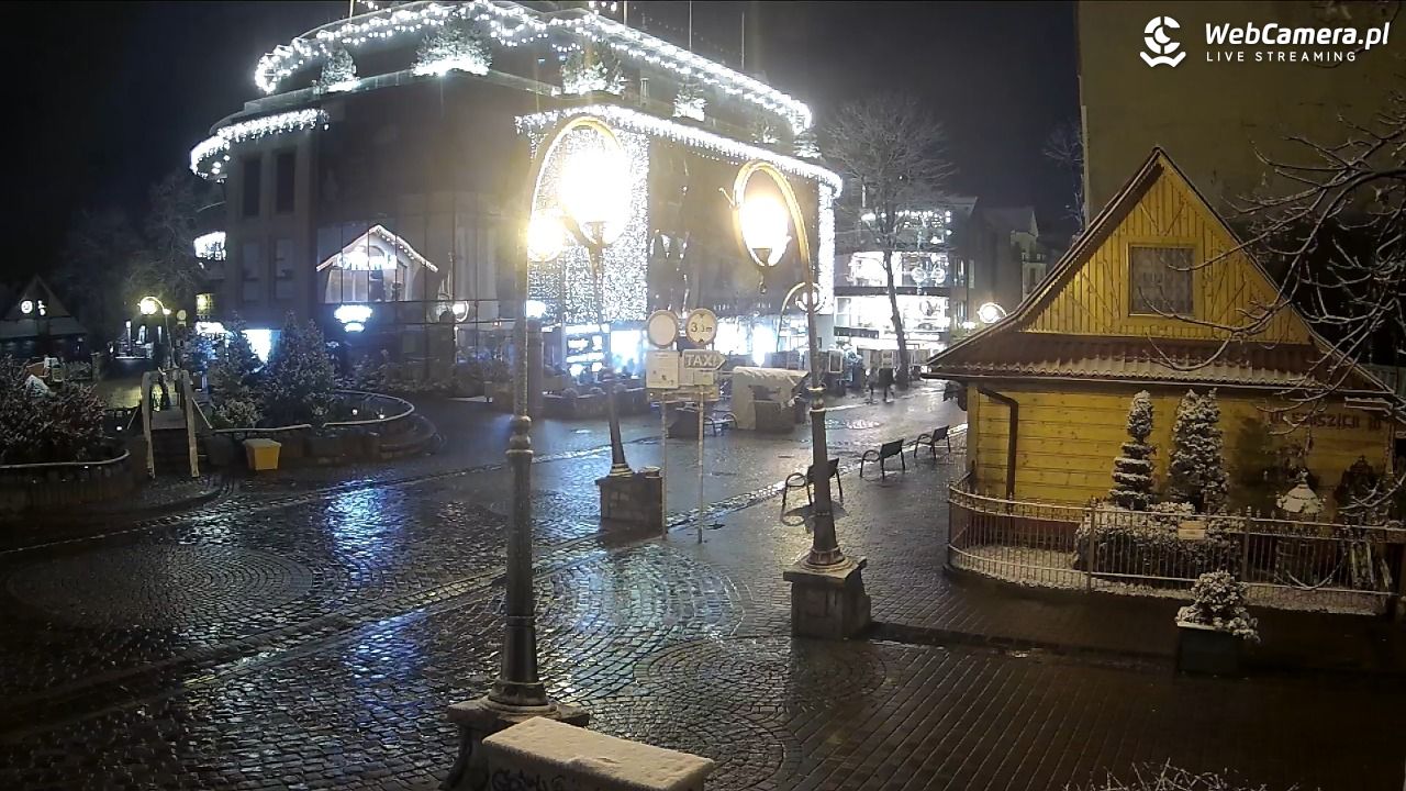 Widok na Krupówki w Zakopanem - 17 listopad 2025, 22:44