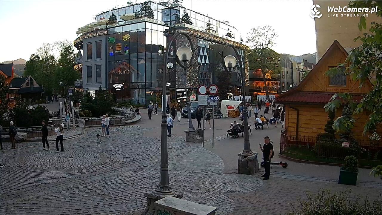 Widok na Krupówki w Zakopanem - 25 maj 2026, 20:13