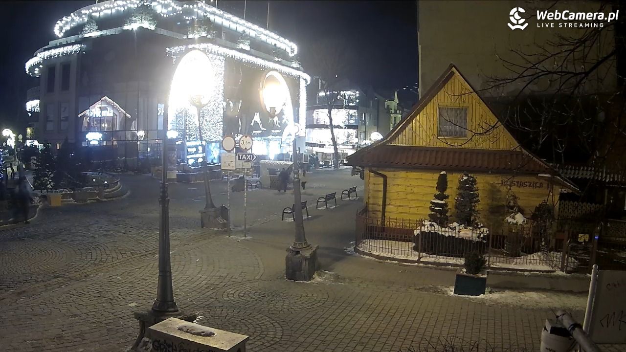 Widok na Krupówki w Zakopanem - 20 luty 2026, 23:41