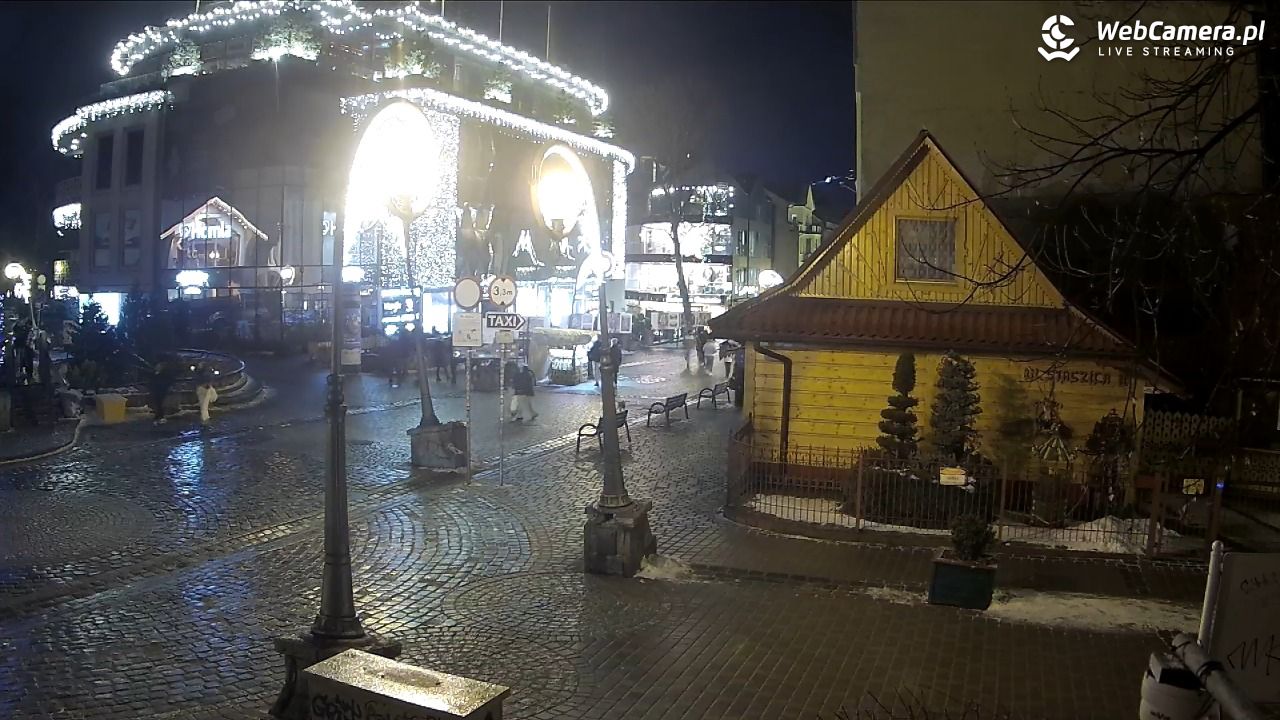 Widok na Krupówki w Zakopanem - 21 luty 2026, 22:06