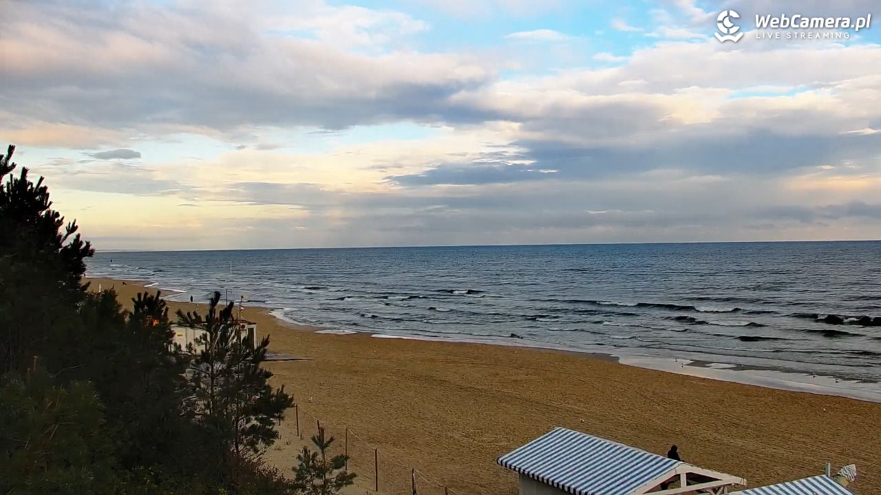 Krynica Morska - widok na plażę - 02 wresień 2026, 06:47