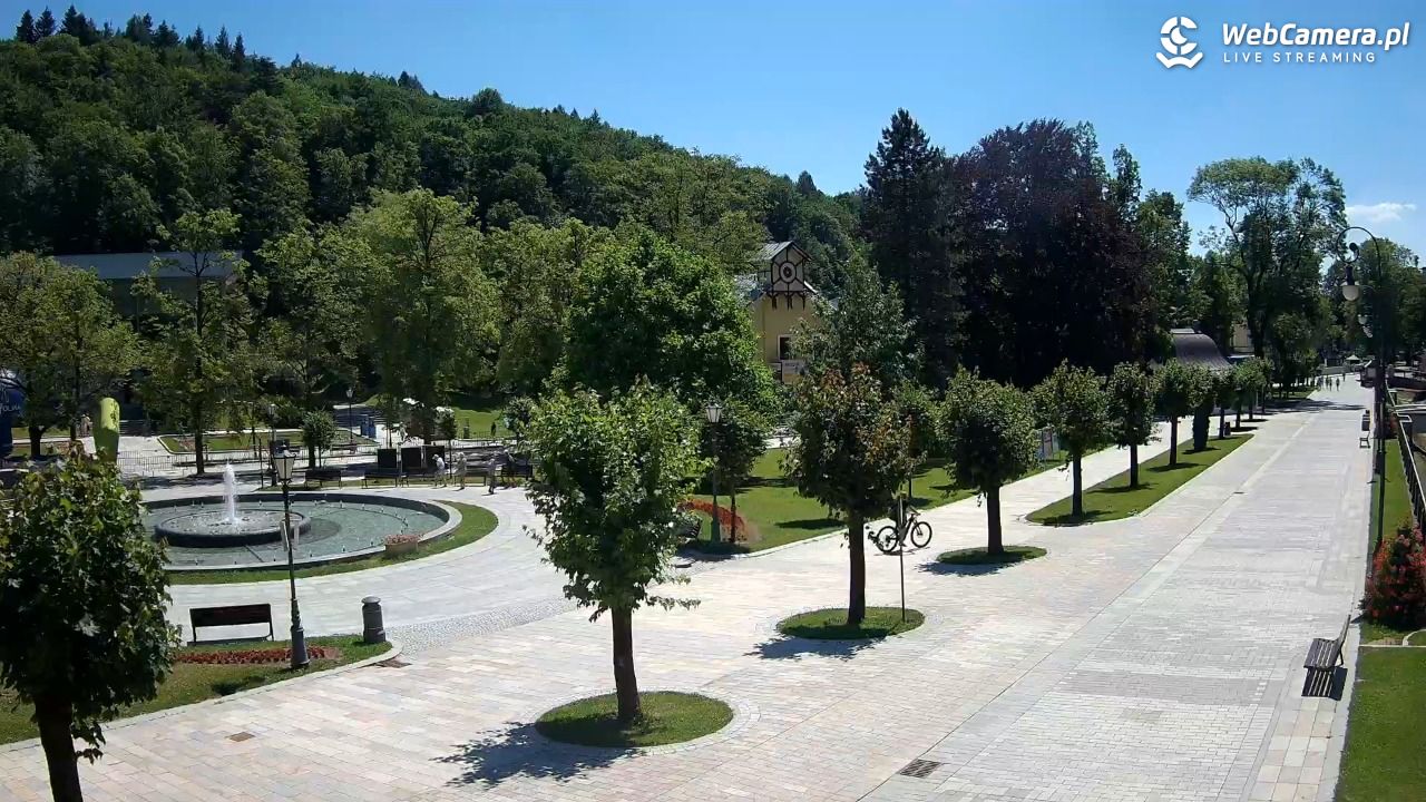 Krynica-Zdrój - widok na deptak - 27 czerwiec 2026, 12:00