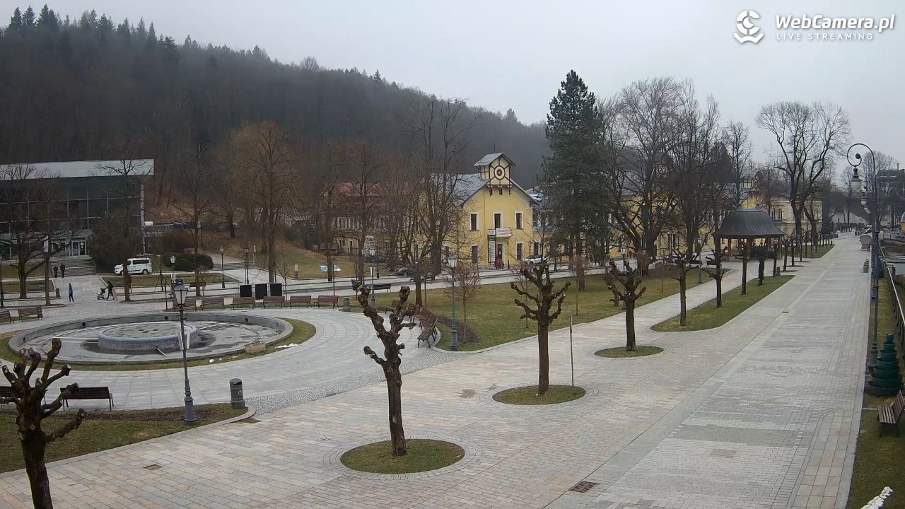 Krynica-Zdrój - widok na deptak - 28 marzec 2026, 12:52