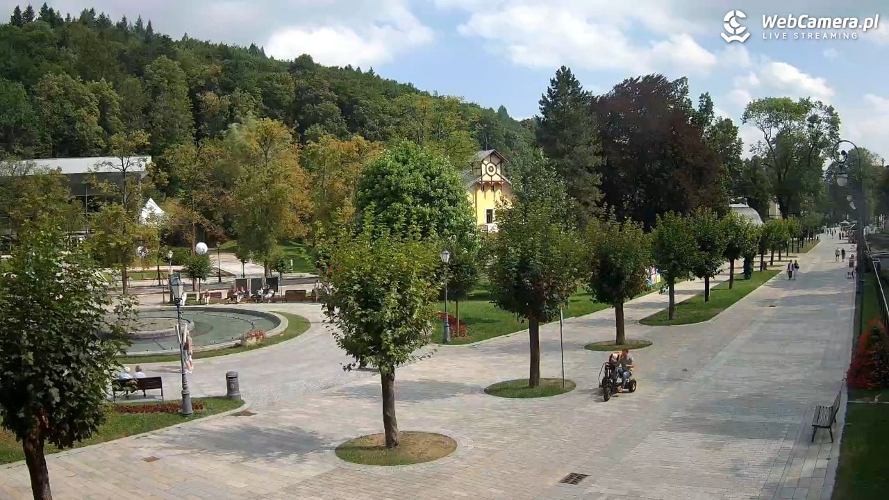 Krynica-Zdrój - widok na deptak - 11 sierpień 2026, 14:58
