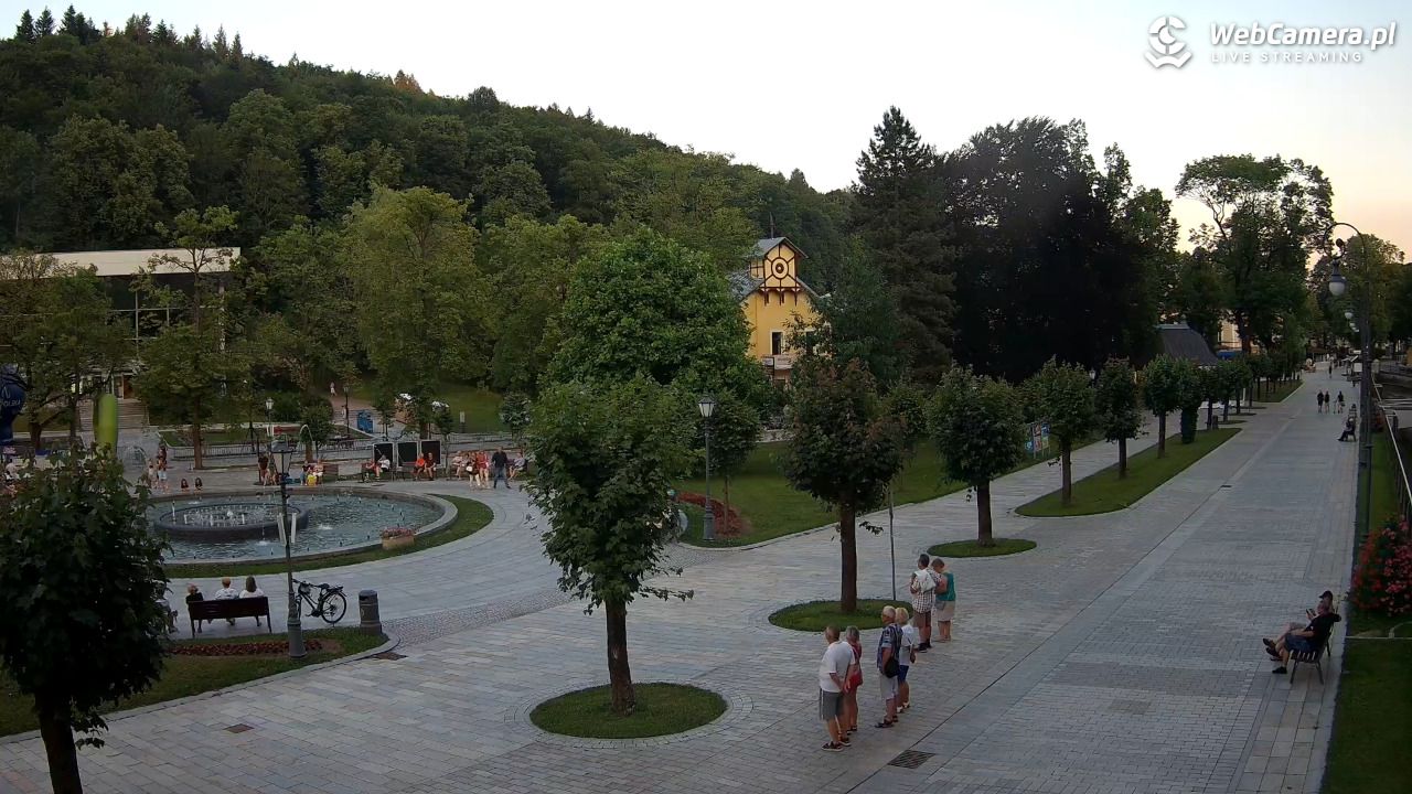 Krynica-Zdrój - widok na deptak - 26 czerwiec 2026, 20:08