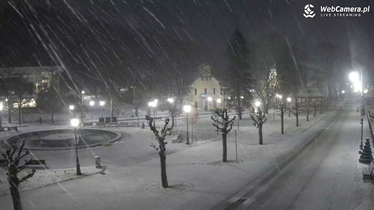 Krynica-Zdrój - widok na deptak - 27 marzec 2026, 18:38