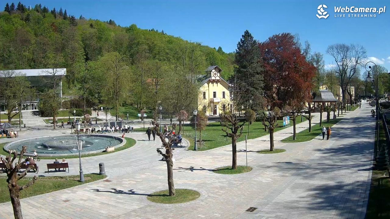 Krynica-Zdrój - widok na deptak - 10 maj 2026, 15:18