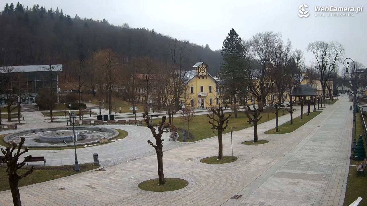 Krynica-Zdrój - widok na deptak - 28 marzec 2026, 09:03