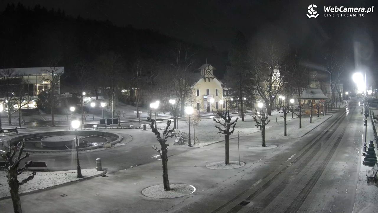 Krynica-Zdrój - widok na deptak - 27 marzec 2026, 19:35