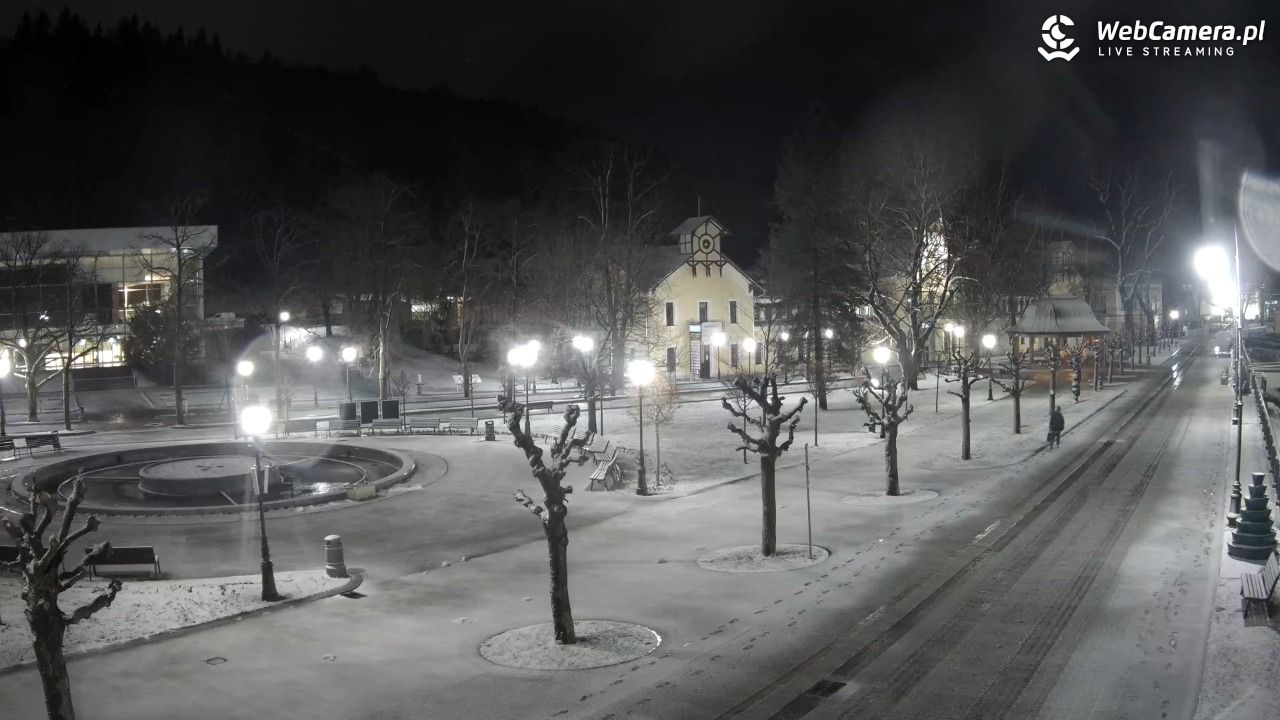 Krynica-Zdrój - widok na deptak - 27 marzec 2026, 19:18