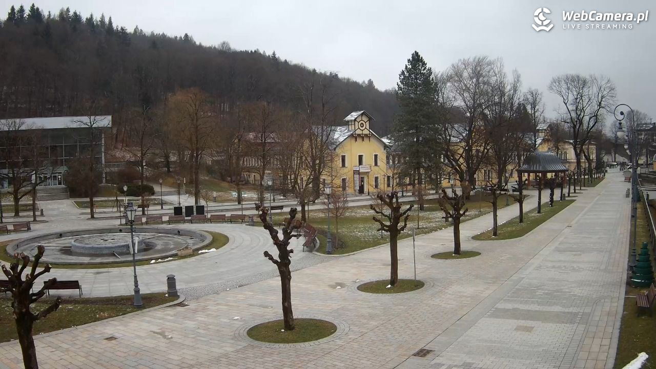 Krynica-Zdrój - widok na deptak - 28 marzec 2026, 06:03