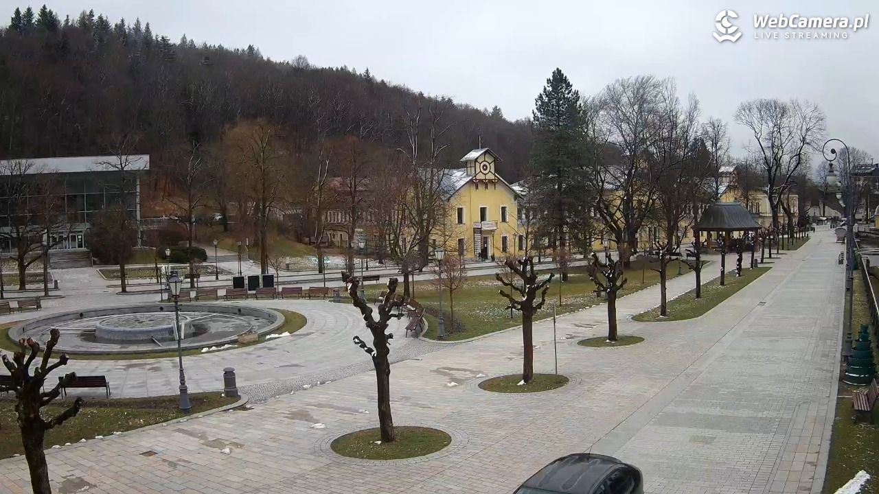 Krynica-Zdrój - widok na deptak - 27 marzec 2026, 12:43