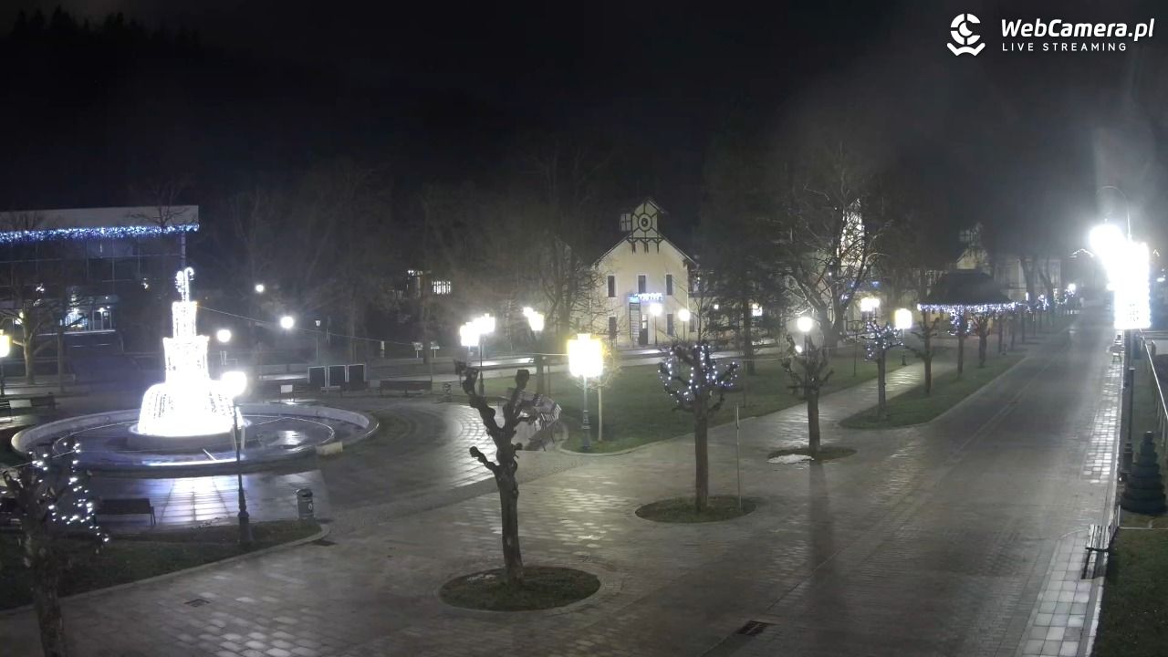 Krynica-Zdrój - widok na deptak - 22 grudzień 2025, 06:33