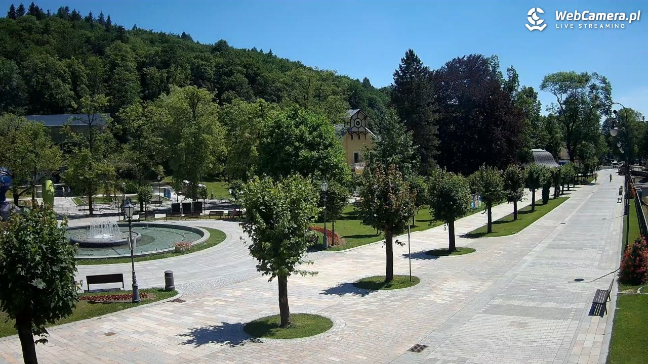 Krynica-Zdrój - widok na deptak - 27 czerwiec 2026, 13:07