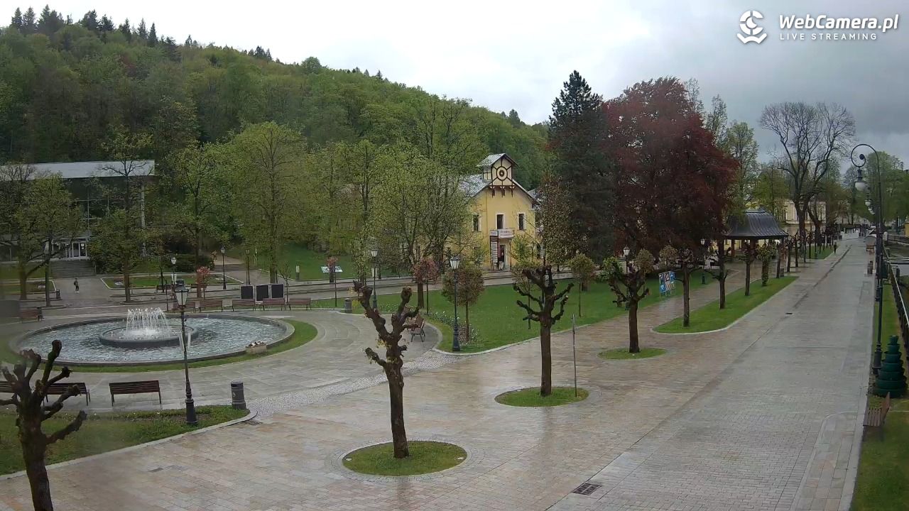 Krynica-Zdrój - widok na deptak - 12 maj 2026, 10:43