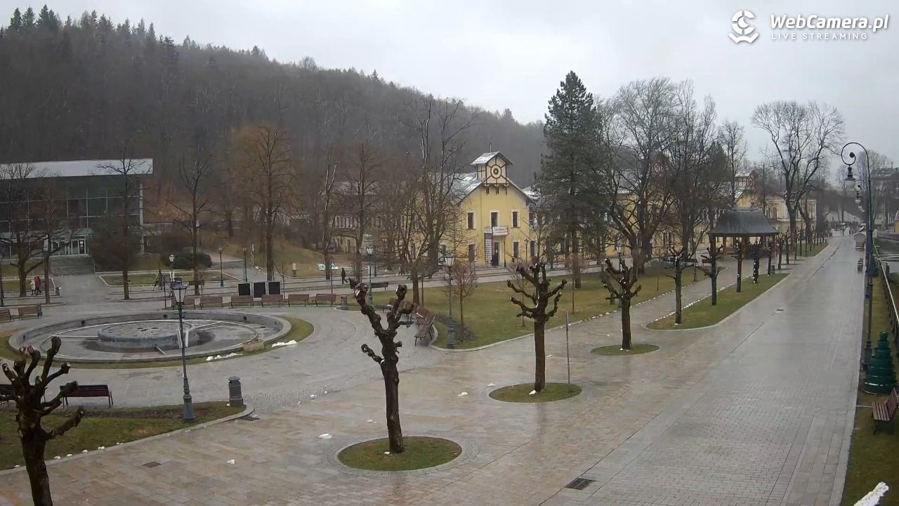 Krynica-Zdrój - widok na deptak - 27 marzec 2026, 15:57
