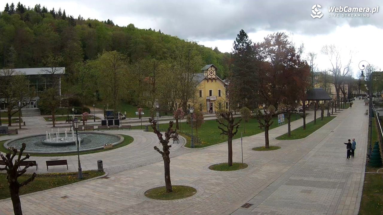 Krynica-Zdrój - widok na deptak - 08 maj 2026, 12:17