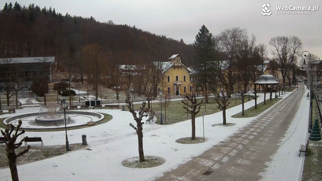 Krynica-Zdrój - widok na deptak - 24 grudzień 2025, 08:02