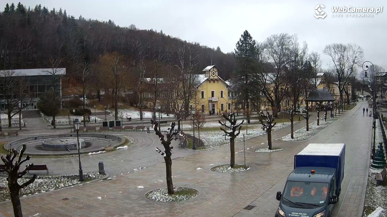 Krynica-Zdrój - widok na deptak - 27 marzec 2026, 10:51
