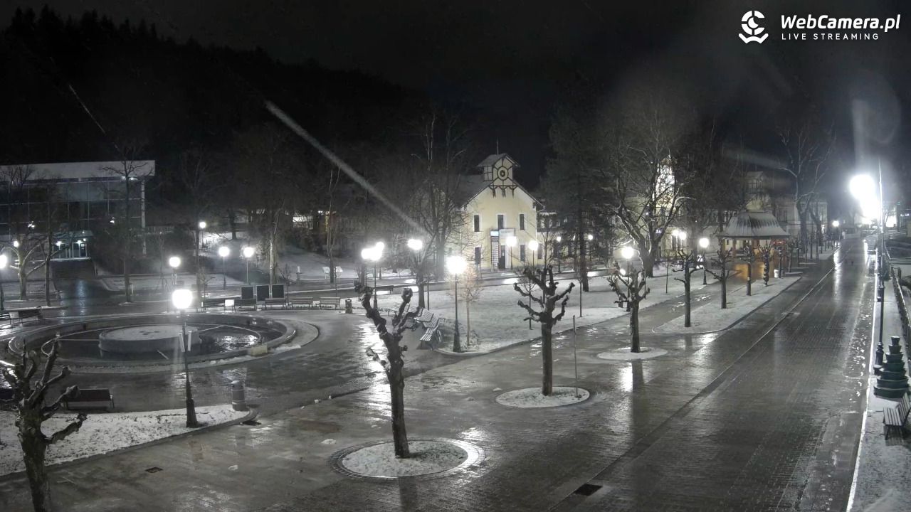 Krynica-Zdrój - widok na deptak - 27 marzec 2026, 20:45