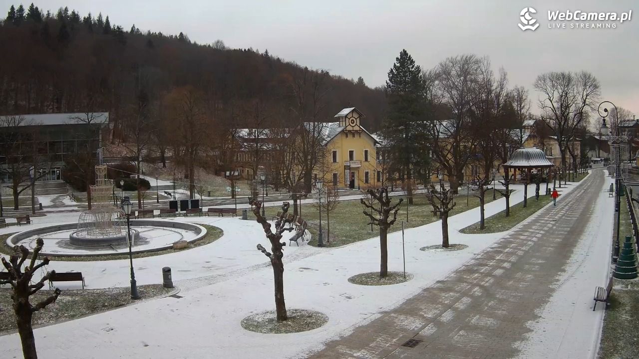 Krynica-Zdrój - widok na deptak - 24 grudzień 2025, 08:01