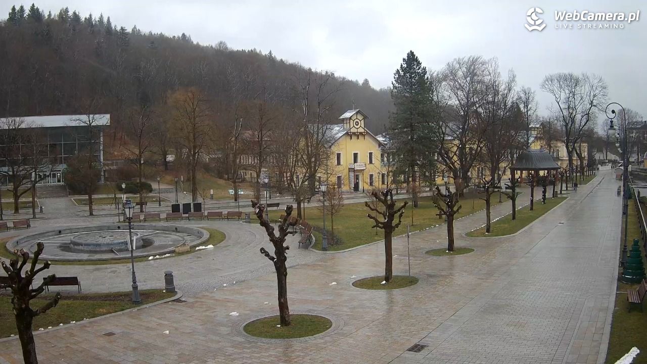 Krynica-Zdrój - widok na deptak - 27 marzec 2026, 16:03