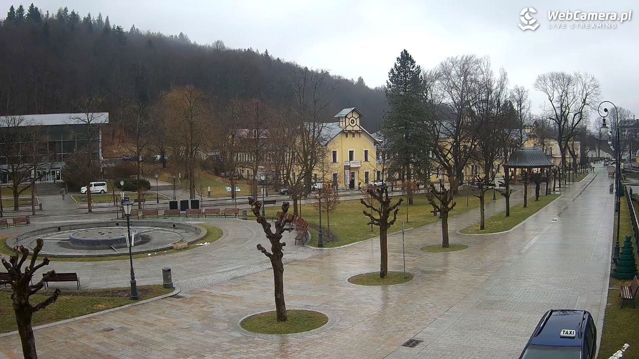 Krynica-Zdrój - widok na deptak - 28 marzec 2026, 15:18