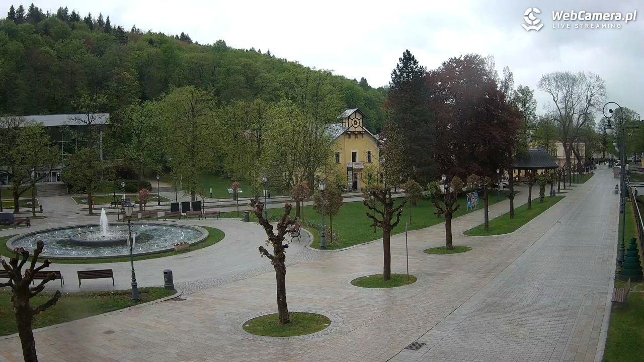 Krynica-Zdrój - widok na deptak - 12 maj 2026, 08:26
