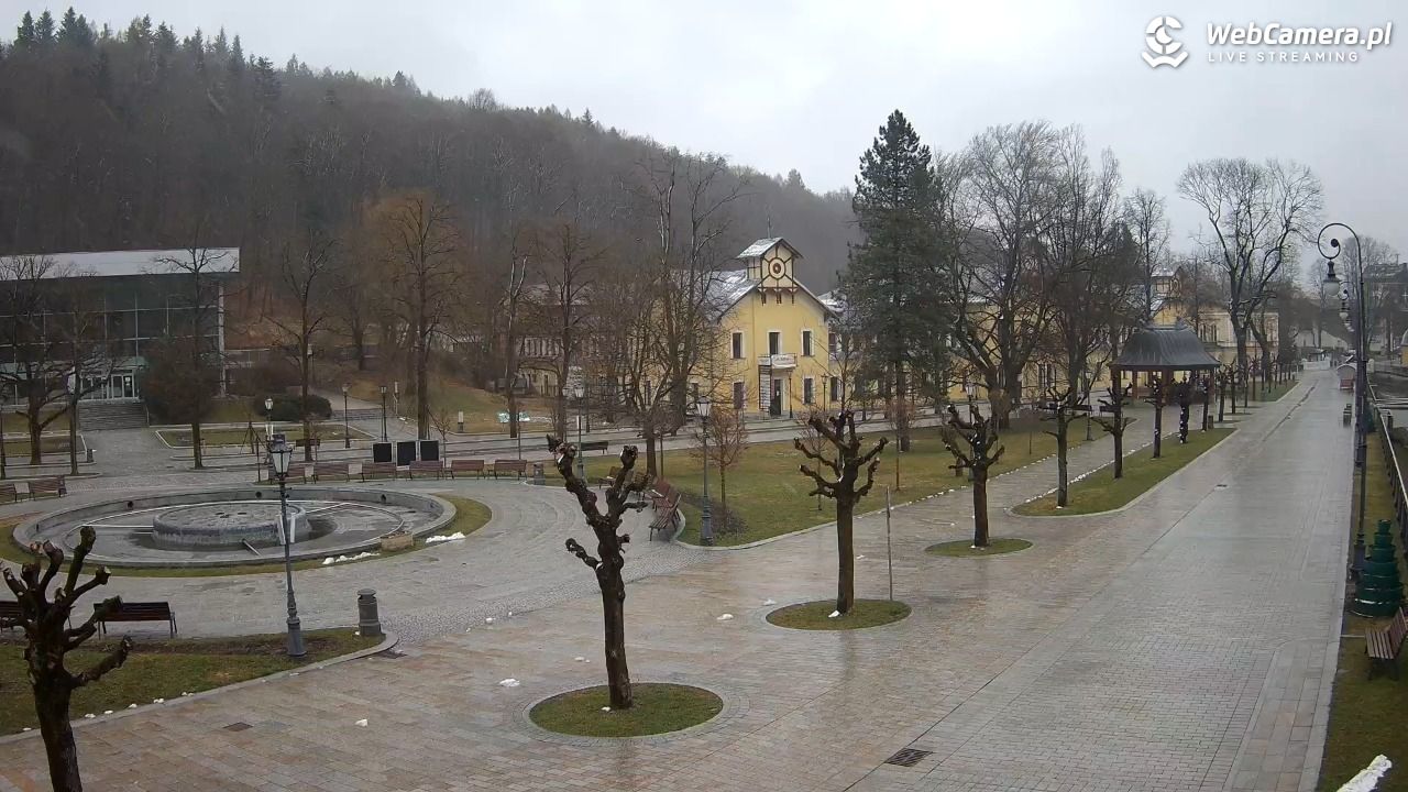 Krynica-Zdrój - widok na deptak - 27 marzec 2026, 16:00