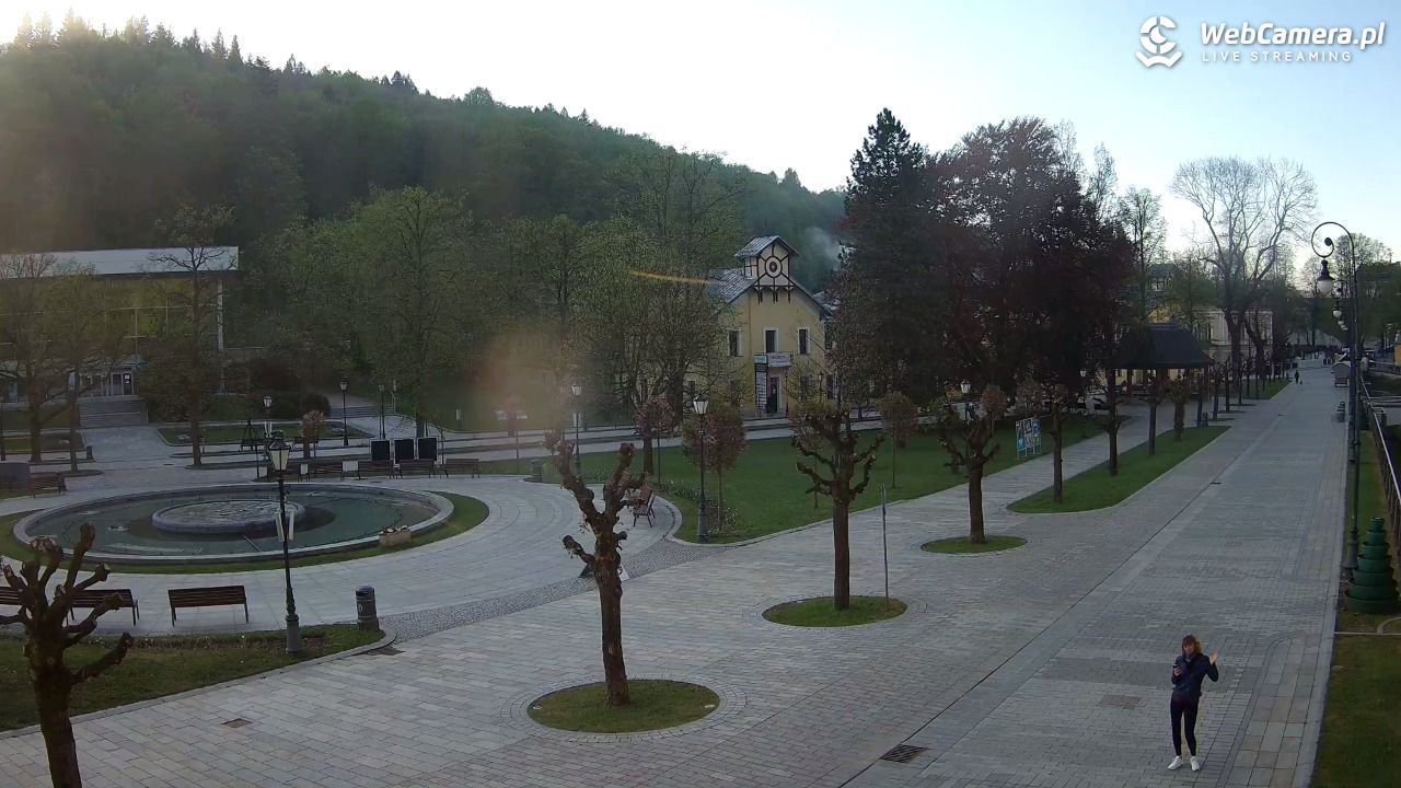 Krynica-Zdrój - widok na deptak - 10 maj 2026, 06:40