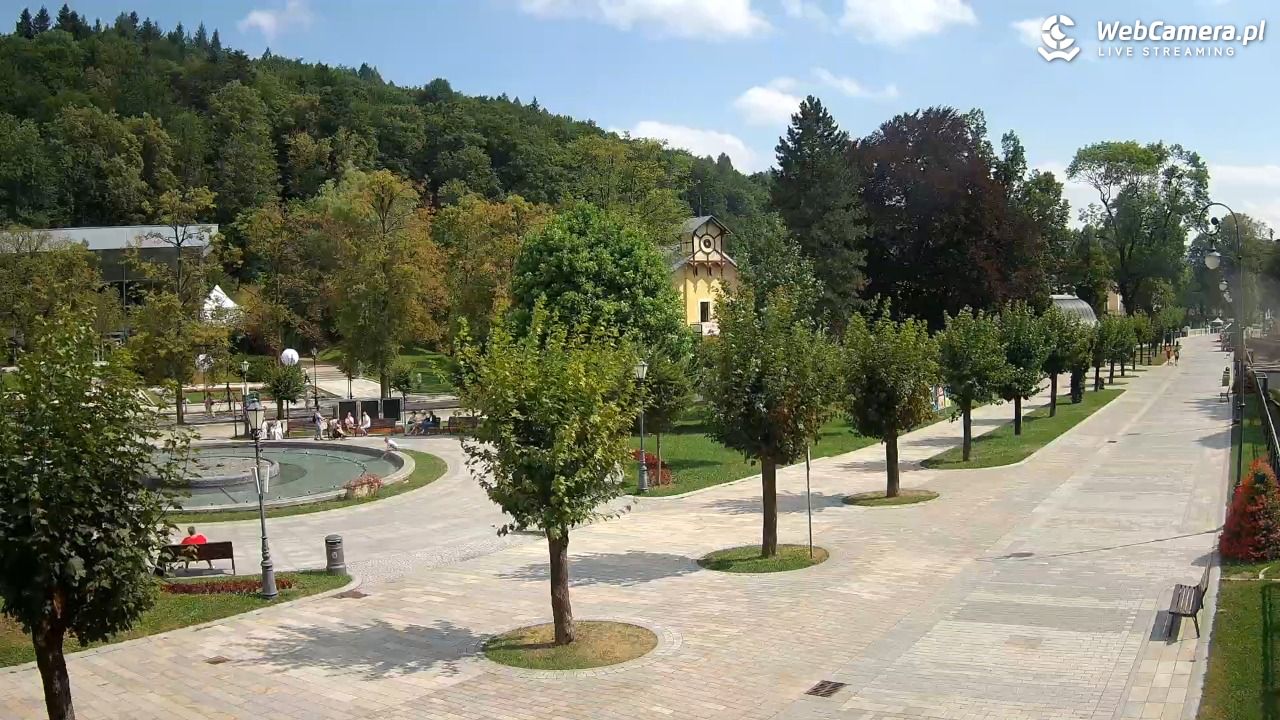 Krynica-Zdrój - widok na deptak - 11 sierpień 2026, 14:22