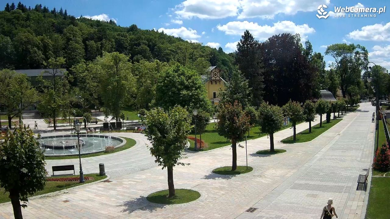 Krynica-Zdrój - widok na deptak - 24 czerwiec 2026, 12:18
