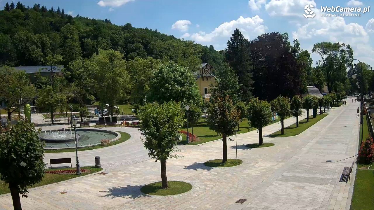 Krynica-Zdrój - widok na deptak - 26 czerwiec 2026, 13:22