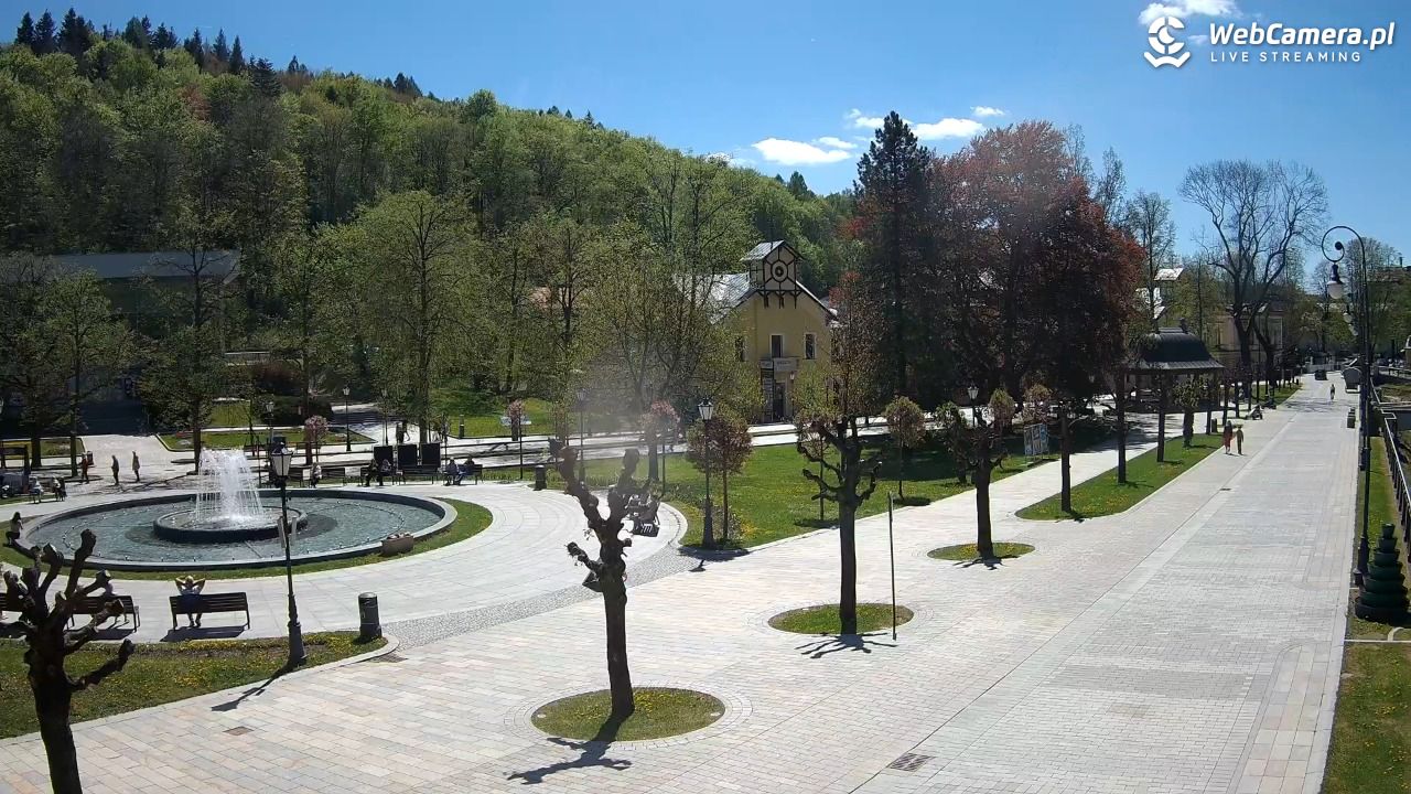 Krynica-Zdrój - widok na deptak - 10 maj 2026, 10:58