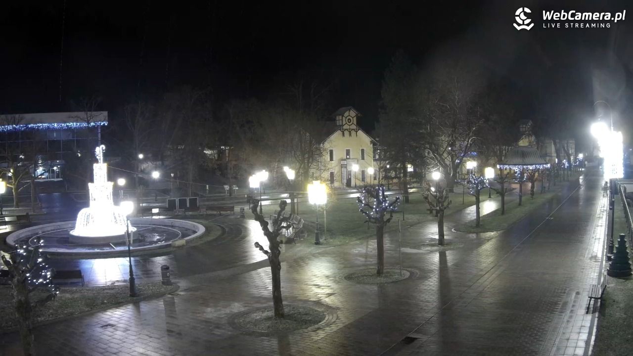Krynica-Zdrój - widok na deptak - 24 grudzień 2025, 00:01