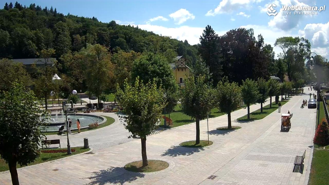 Krynica-Zdrój - widok na deptak - 08 sierpień 2026, 12:09