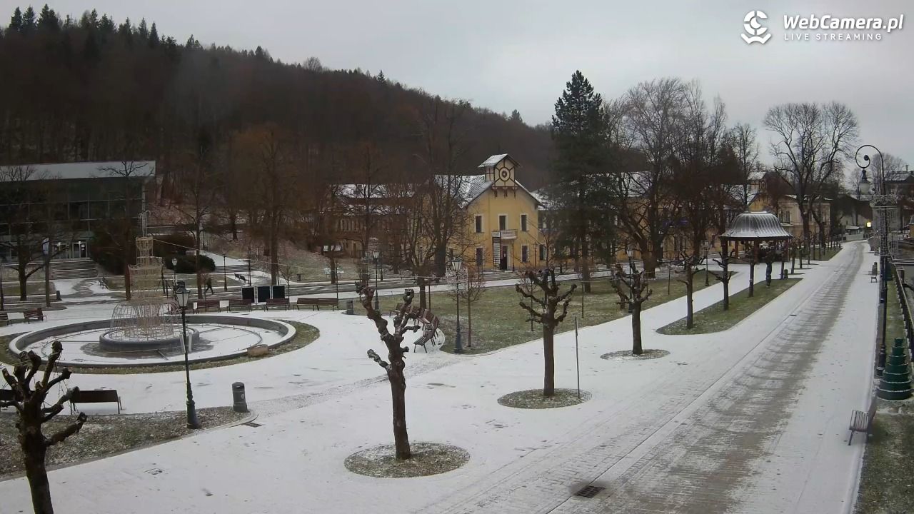 Krynica-Zdrój - widok na deptak - 24 grudzień 2025, 07:40