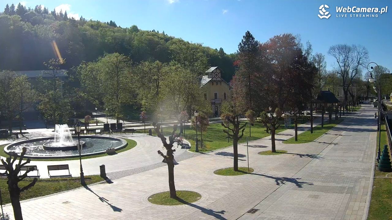 Krynica-Zdrój - widok na deptak - 10 maj 2026, 08:18