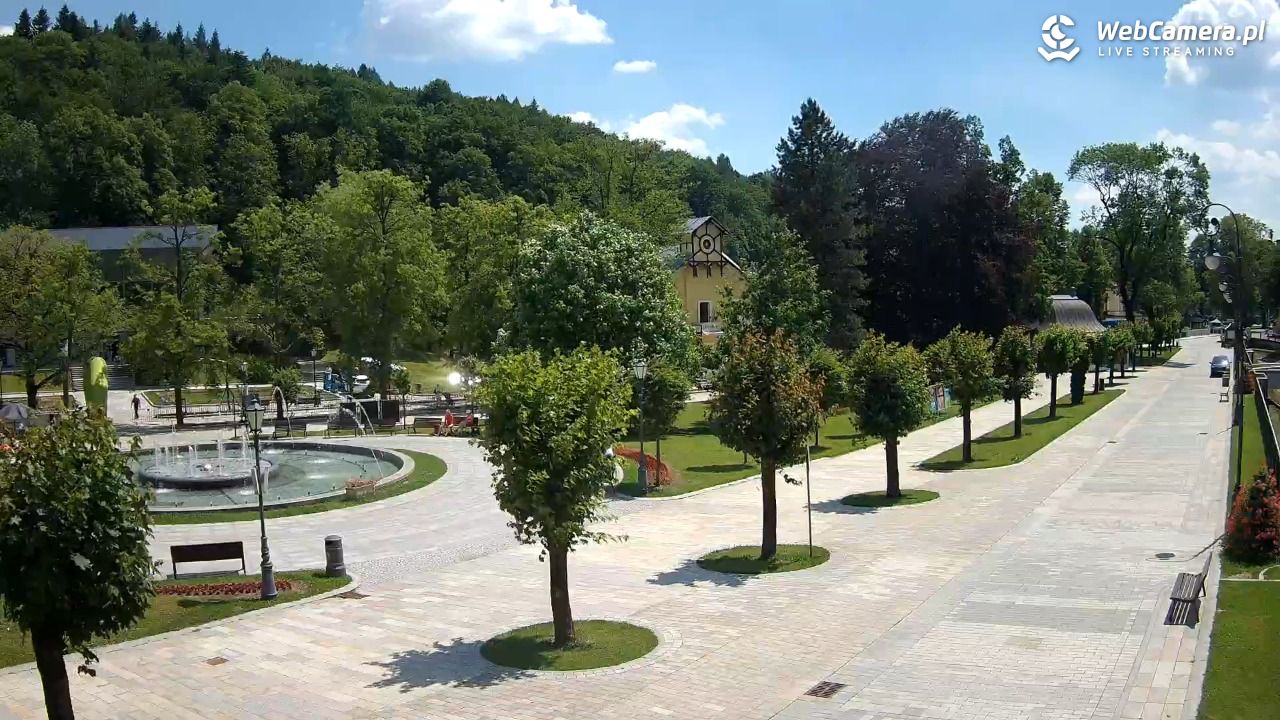 Krynica-Zdrój - widok na deptak - 26 czerwiec 2026, 12:49