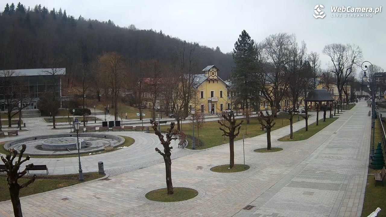 Krynica-Zdrój - widok na deptak - 28 marzec 2026, 11:01