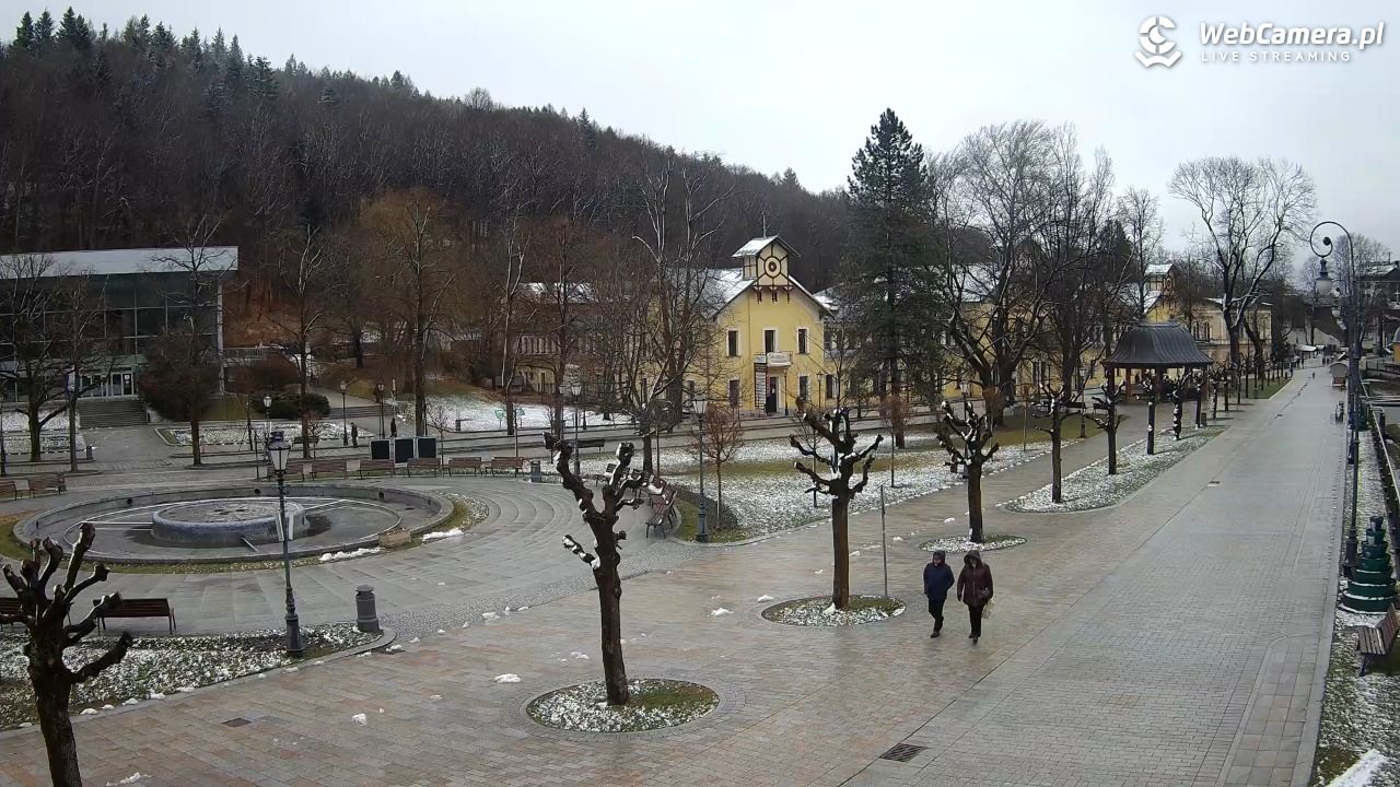 Krynica-Zdrój - widok na deptak - 27 marzec 2026, 11:01