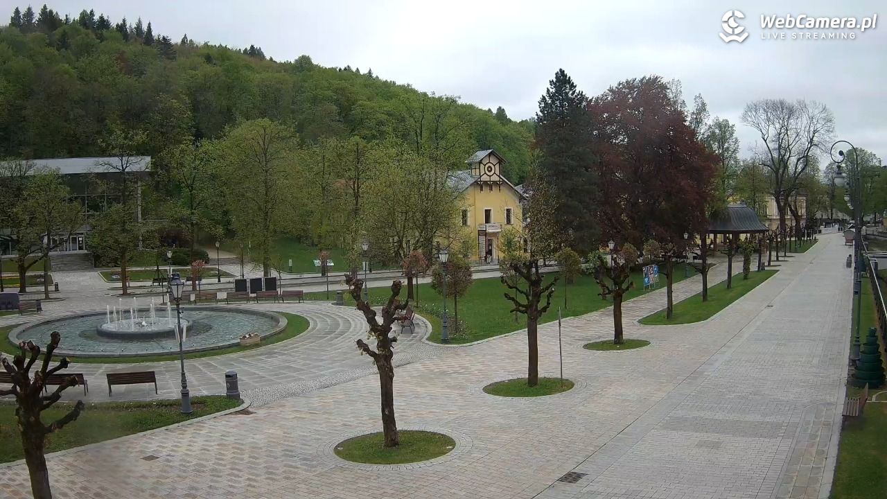 Krynica-Zdrój - widok na deptak - 12 maj 2026, 13:26