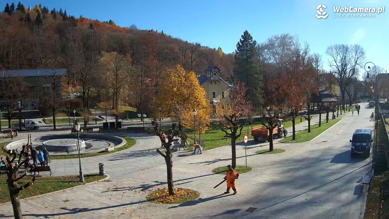 Krynica-Zdrój - widok na deptak - 04 listopad 2025, 12:09