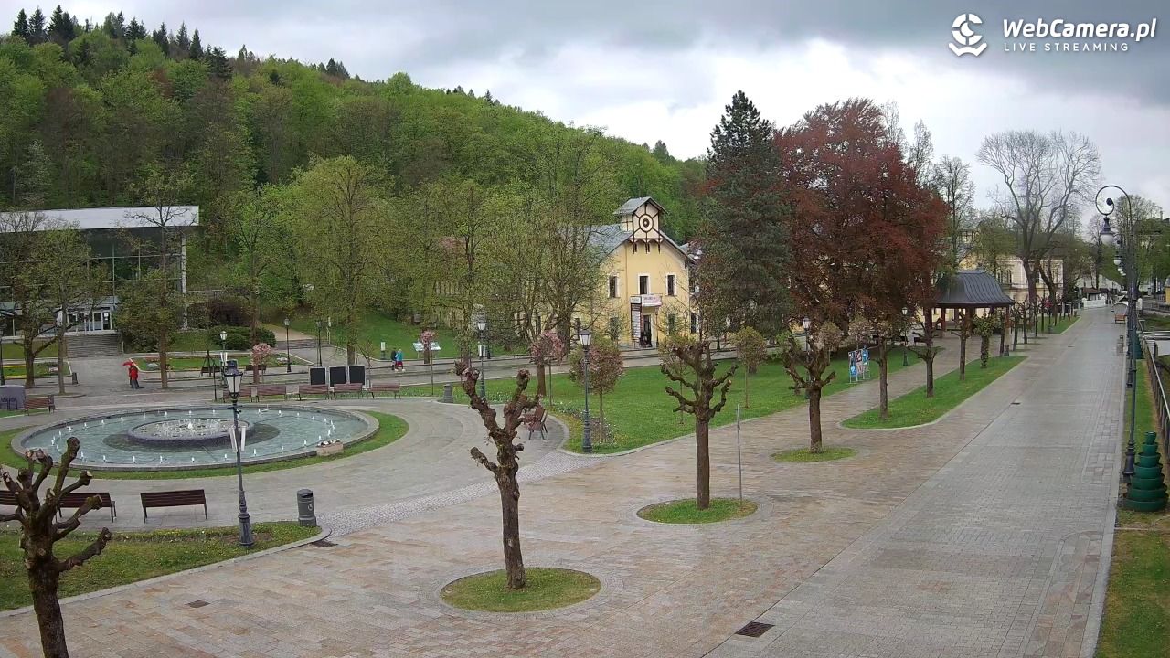 Krynica-Zdrój - widok na deptak - 08 maj 2026, 17:35