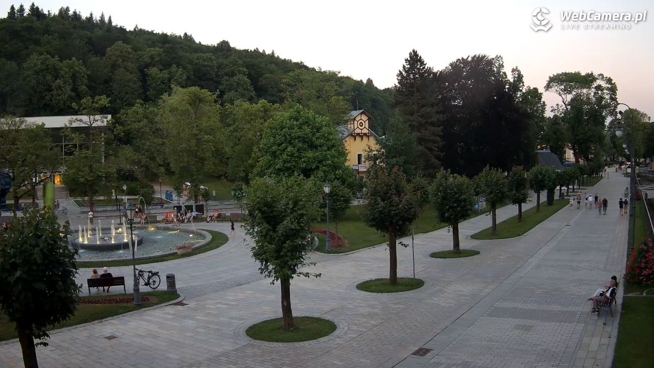 Krynica-Zdrój - widok na deptak - 26 czerwiec 2026, 20:55