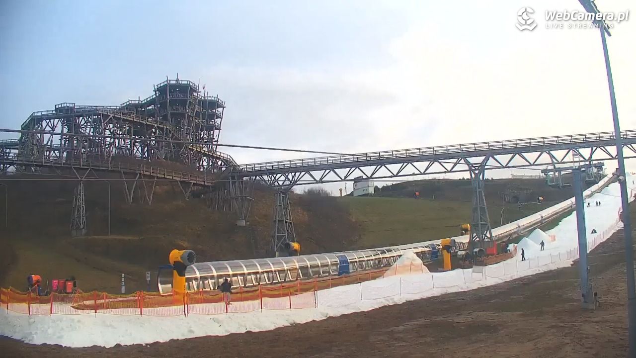 Kurza Góra - widok na stok i wieżę - 14 grudzień 2025, 12:25